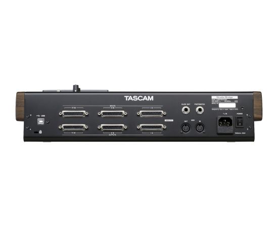 Tascam Studio Bridge - 24-ścieżkowy rejestrator dźwięku / interfejs audio/MIDI