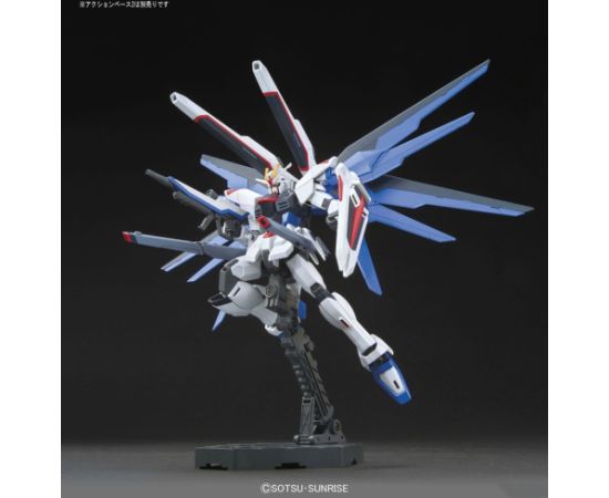 Figurka kolekcjonerska Bandai HGCE 1/144 ZGMF-X10A FREEDOM GUNDAM