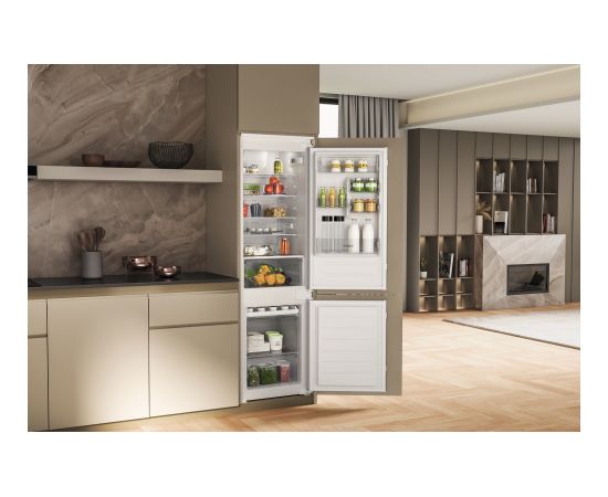 Whirlpool WHC18D031A1 Ledusskapis, iebūvējams 177cm