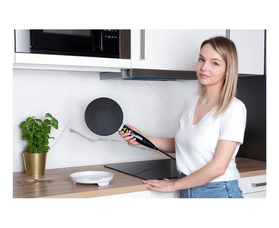 Noveen ECM490 Elektriskā pankūku cepēja 700W nelipīga pārklājuma 1m vads ar suku iekļauts Melns