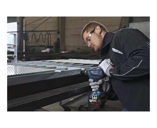 Bosch Professional Cordless Drill GSR 18V-28 Professional, 18 Volt blue/black, 2x Li-ion batteries 3.0Ah, 82-piece accessory set