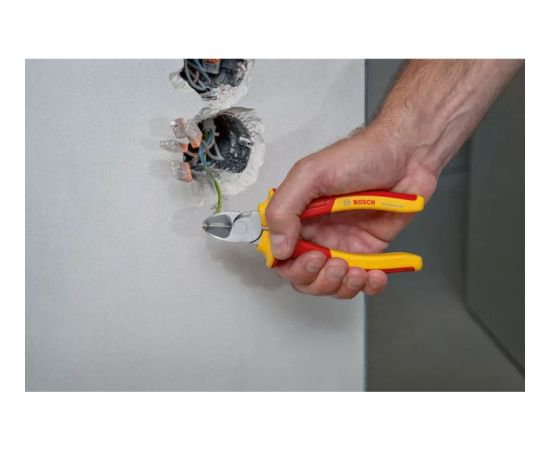 Bosch VDE tool set mixed, 7-piece (red/yellow, side cutters, needle-nose pliers, 4 screwdrivers, stripping knife)