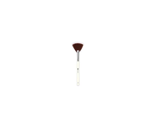 Dermacol A synthetic cosmetic brush made of synthetic fibers D59