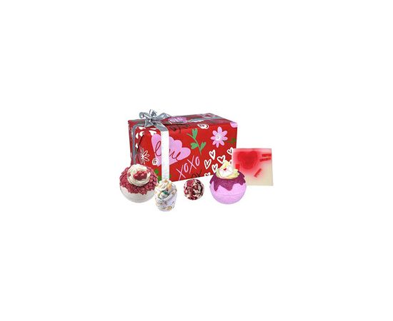 Bomb Cosmetics XOXO Set