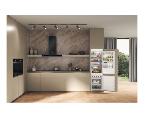 WHIRLPOOL WHC18D011C1 SF 177cm Ledusskapis, iebūvējams
