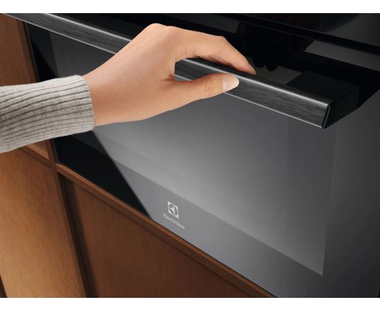 Electrolux LVM8E08Z Mikroviļņu krāsns 44L 700.sērijas MealAssist Viegli tīrāma emalja