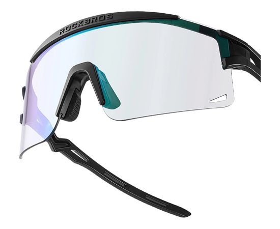 Photochromic cycling glasses with UV protection and Rockbros transparent black corrective insert