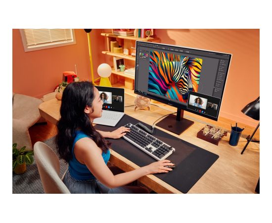 HP OMEN Transcend 31.5 inch UHD 240Hz OLED Gaming Monitor - Transcend 32
