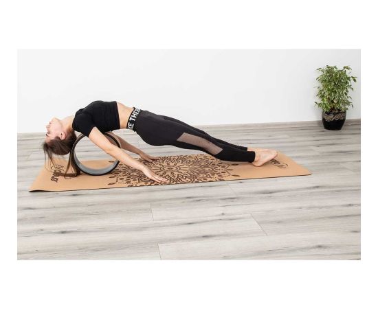 Enero Korķa ritenis jogas vingrinājumiem Vingrošanas un jogas rullis