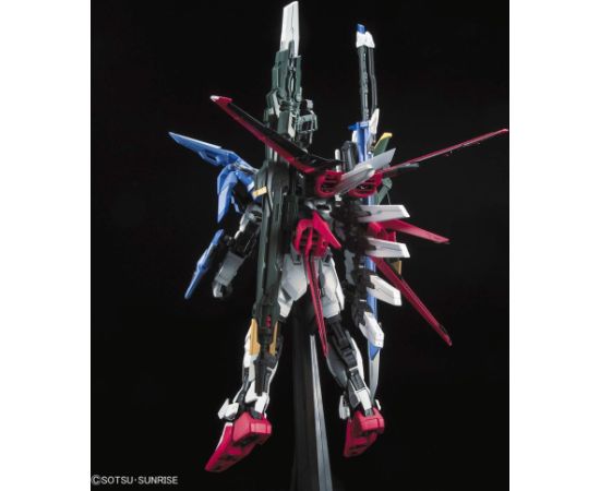 Figurka kolekcjonerska Bandai PG 1/60 PERFECT STRIKE GUNDAM