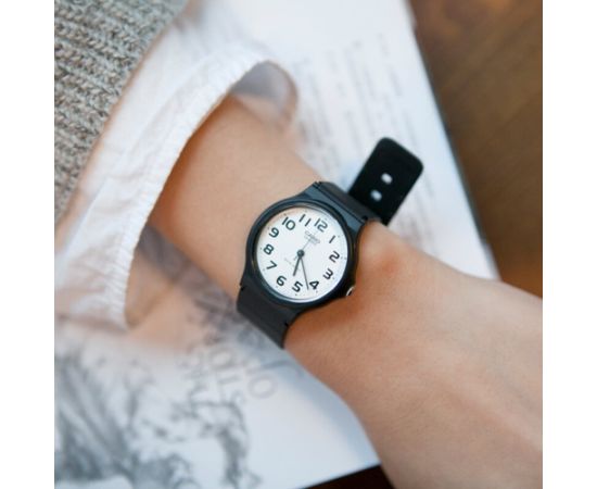 ROKAS PULKSTENIS UNISEX CASIO MQ-24-7B2 + BOX