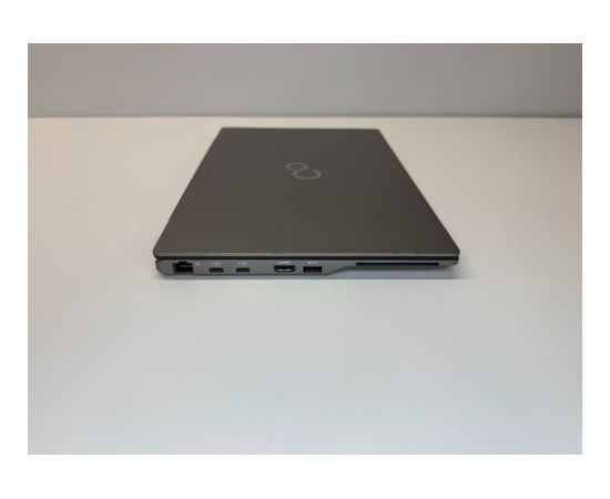 Fujitsu RENEW Grade B LIFEBOOK U7411 13.9 " FHD i5-1135G7 8 GB SSD 256 GB Intel Iris Xe Graphics Windows 11 Pro Keyboard language Nordic/Estonian 12 month(s)