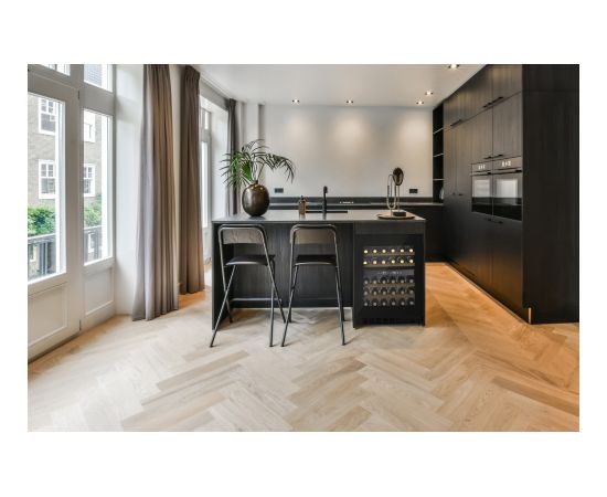 Caso Wine Cooler WineDeluxe WDU 36 Energy efficiency class F Built-in Bottles capacity 36 Cooling type Compressor technology Black