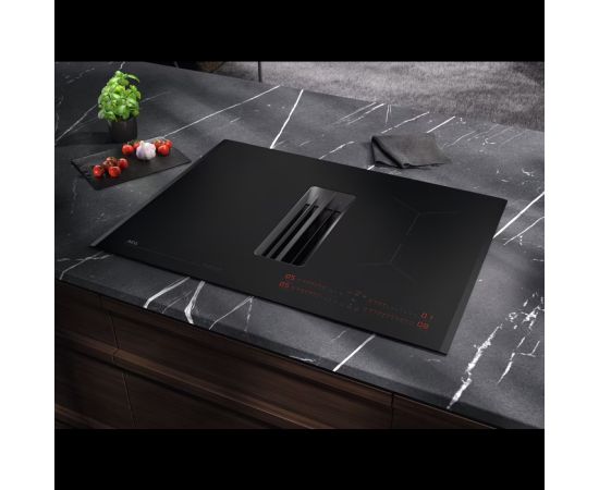 AEG TCH74B01FB Indukcijas plīts virsma ar integrētu nosūcēju 70cm 6000.sērija