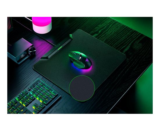 Razer Wireless Charging Gaming Mouse Mat and Puck, Hard Edition HyperFlux V2 Wireless Charging System Gaming Mouse Mat 360 x 311 mm Black Коврики для мышей