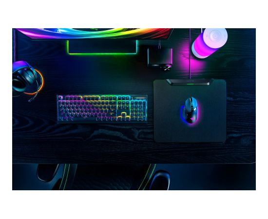 Razer Wireless Charging Gaming Mouse Mat and Puck, Hard Edition HyperFlux V2 Wireless Charging System Gaming Mouse Mat 360 x 311 mm Black Коврики для мышей