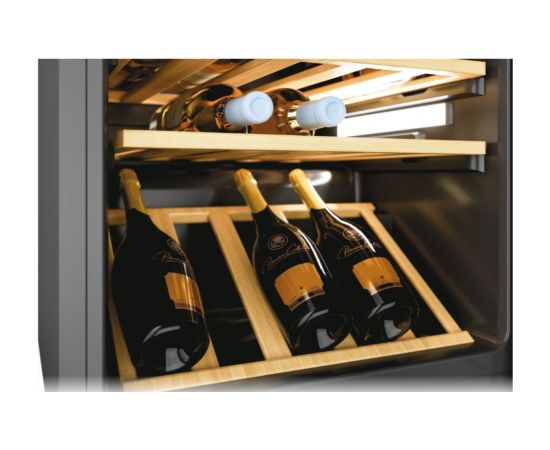 Candy Wine Cooler CWC 200 EELW/NF Energy efficiency class G Free standing Bottles capacity 81 Black Jaunumi Sadz. tehnika