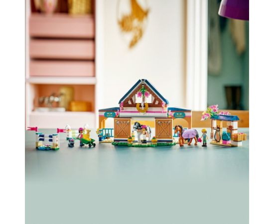 LEGO Friends Stadnina i szkółka jeździecka (42688) Jaunumi, Bērnu preces