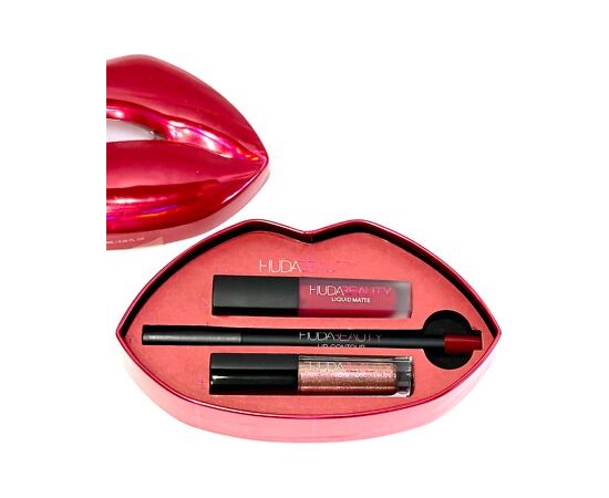 Set Huda Beauty: Huda Beauty, Matte, Liquid Lipstick, 1.9 ml *Miniature + Huda Beauty, Lip Liner, 1.2 g + Lip Strobe, Liquid Lipstick, 2 ml *Miniature Dekoratīvā kosmētika