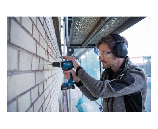 Bosch cordless combi drill driver GSB 18V-45 Professional, 18Volt (blue/black, 2x Li-ion battery 2.0Ah, 82-piece accessory set, in L-case) Новинки Для дома и сада 