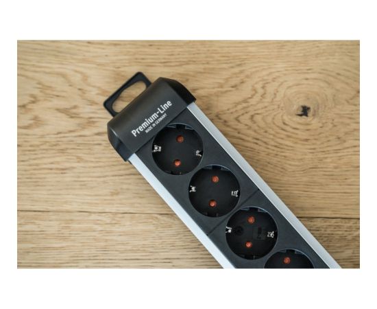 Brennenstuhl Premium-Protect-Line 6-way power strip, black/aluminum, 3 meters, 60,000A surge protection, 2x USB-A Strāvas pagarinātāji
