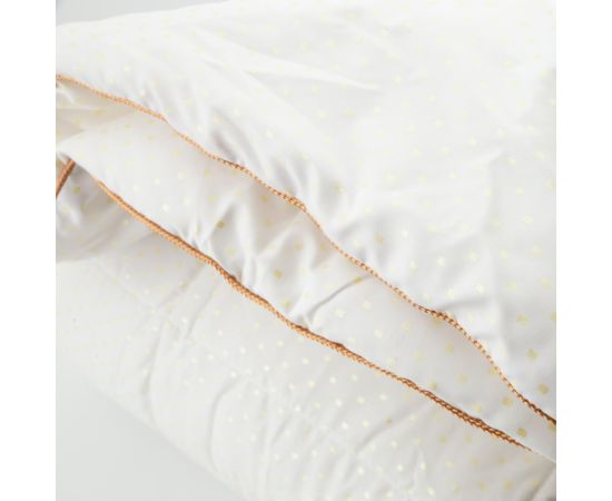 Cover: Microfibre, 100% polyester. 
Filling:  Luxury Fibre, 100%polyester. Кровати