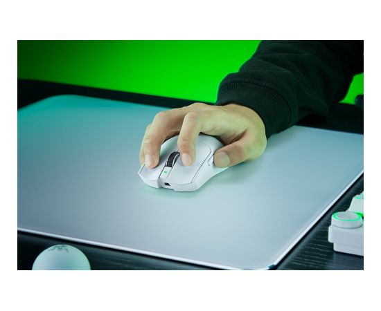 Razer Gaming Mouse Viper V4 Pro Esports Wireless Razer HyperSpeed Wireless Gen-2, Wired White Peles, ievadierīces