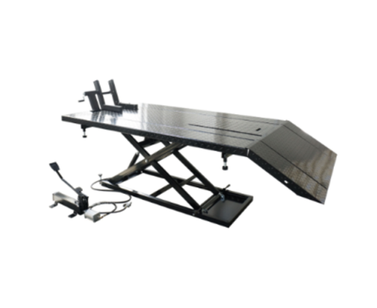 Pneimatiskais hidrauliskais Moto pacēlājs ar platu platformu 680 kg Motociklu pacēlāji un turētāji 