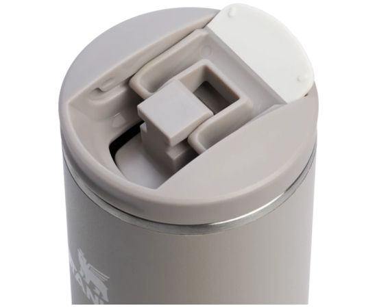 Stanley Termokrūze The Transit Fliptop Mug 0,59L gaiši pelēka Termosi un Termokrūzes