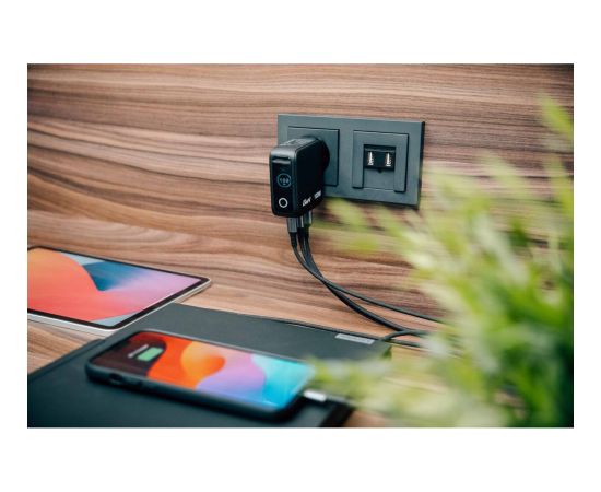 Verbatim Mini GaN charger with display (black, 100 watts total power) Monitori