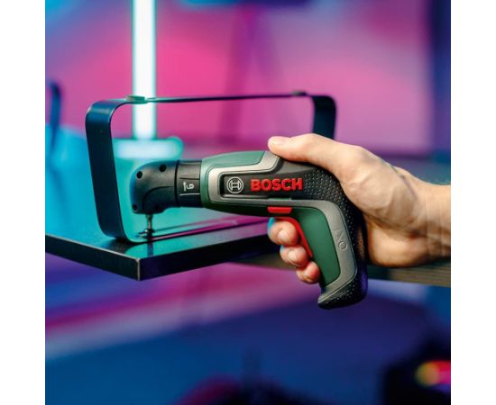 Bosch Cordless Screwdriver IXO 7 Set, 3.6V (green/black, Li-Ion battery 2.0Ah) Jaunumi -Dārzam