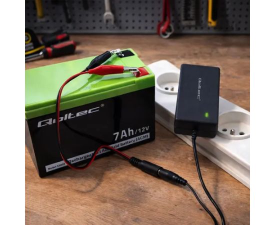Qoltec Automatic charger for AGM GEL STD batteries | 24V charger | 19.2W | 5.5x2.1 | 1.8m cable Akumulatoru lādētāji, starteri