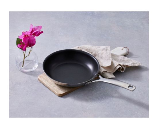 Le Creuset Трехслойная сковорода из нержавеющей стали с антипригарным покрытием, диаметр 24 см. Pannas