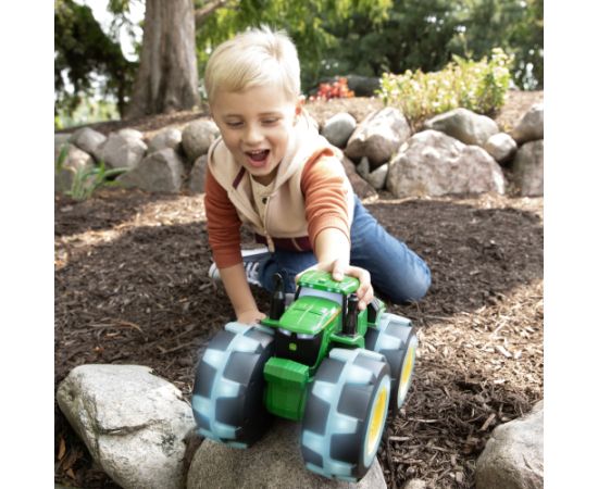 JOHN DEERE toy tractor with lightning wheels, 46644B Машины и аксессуары