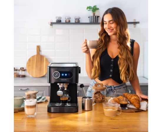 Cecotec Coffee machine Power Espresso 20 Pro Latte Pump pressure 20 bar Built-in milk frother Semi-automatic Black 1350 W Kafijas aparāti