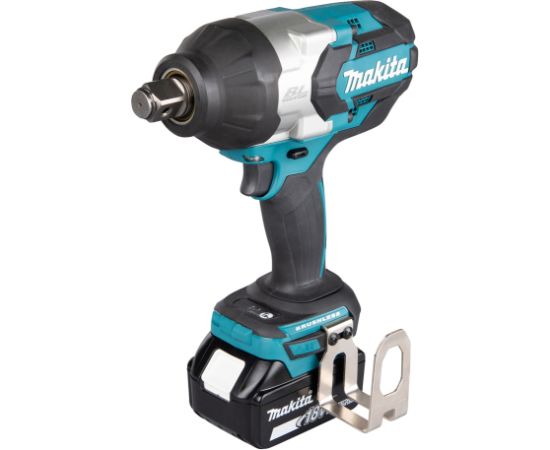 Triecienatslēga Makita DTW1001RTJ; 18 V; 2x5,0 Ah akum. Trieciena uzgriežņu pistoles ar akumulatoru