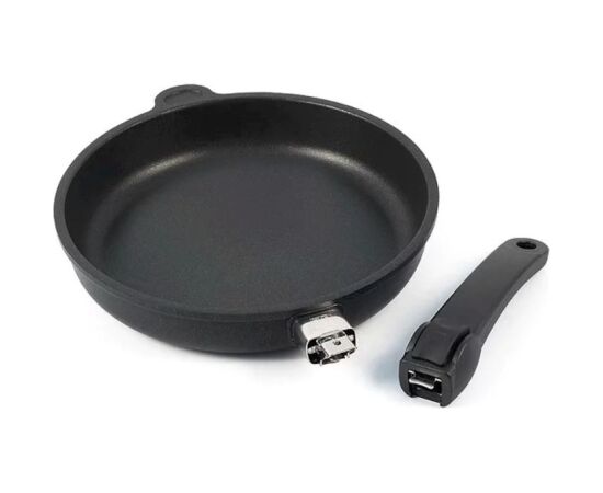 Amt Gastroguss Induction frying pan with detachable handle Pannas