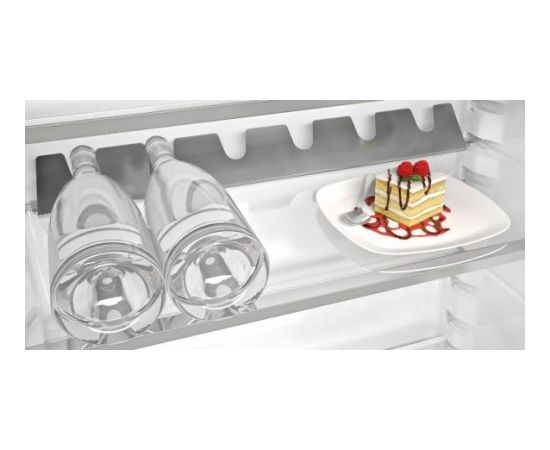 Whirlpool SP40 802 EU iebūvējamais ledusskapis