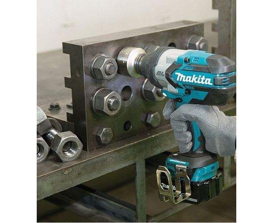 MAKITA DTW1002 LXT® 18V Akumulatora trieciena uzgriežņu atslēga