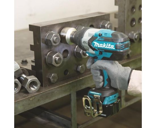 MAKITA DTW1001 LXT® 18V Akumulatora trieciena uzgriežņu atslēga