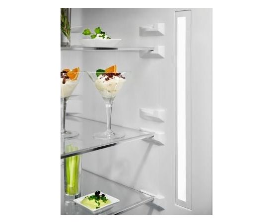 Electrolux LNT7ME32M1 ledusskapis 186cm Melns Ledusskapji