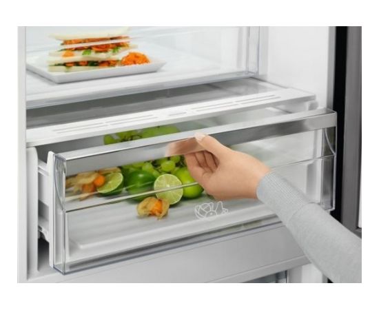 Electrolux LNT7ME32M1 ledusskapis 186cm Melns Ledusskapji