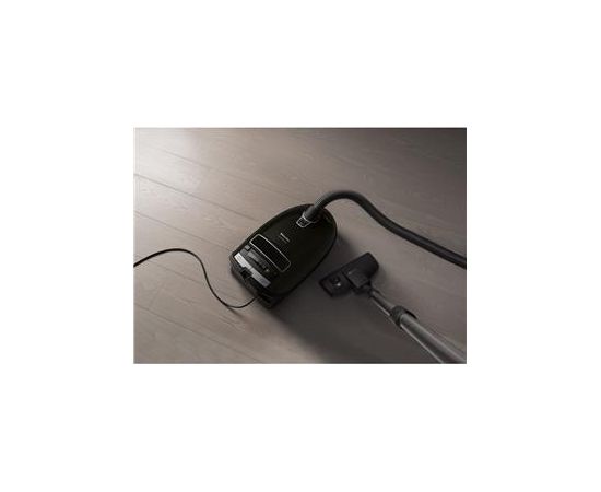 Miele Complete C3 Score Black PowerLine Putekļu sūcējs