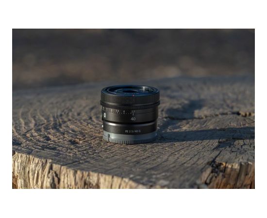 Sony FE 40mm f/2.5 G lens