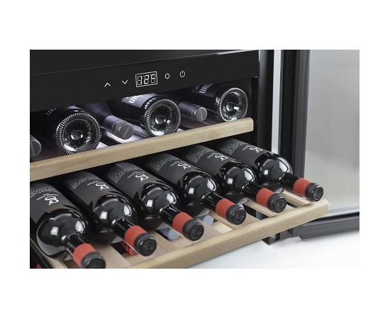 Caso Wine cooler WineSafe 18 EB  Showcase, Bottles capacity 18, Cooling type COMPRESSOR TECHNOLOGY, Black